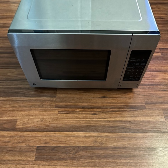 GE Stainless Steel Countertop Microwave Model #: JES1651SR1SS